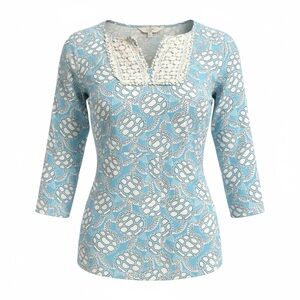 Crown & Ivy - XS Sky Blue Blouse - three quarter length sleeves.